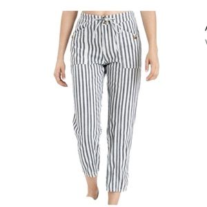 NWT American Eagle pants